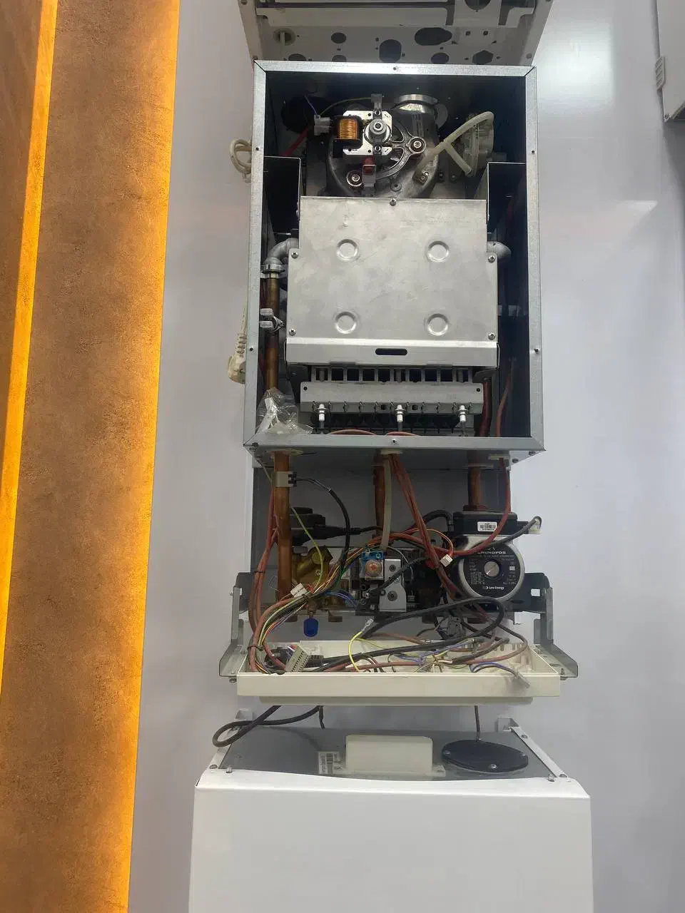 پکیج دیواری ونوس با4سال گارانتی|آبگرمکن، پکیج، شوفاژ|میبد, |دیوار