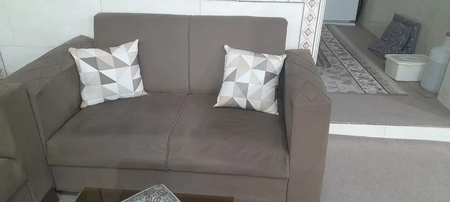 مبل هفته نفره راحتی یک عدد جلو مبلی دوتا عسلی|مبلمان خانگی و میز عسلی|میانه, |دیوار