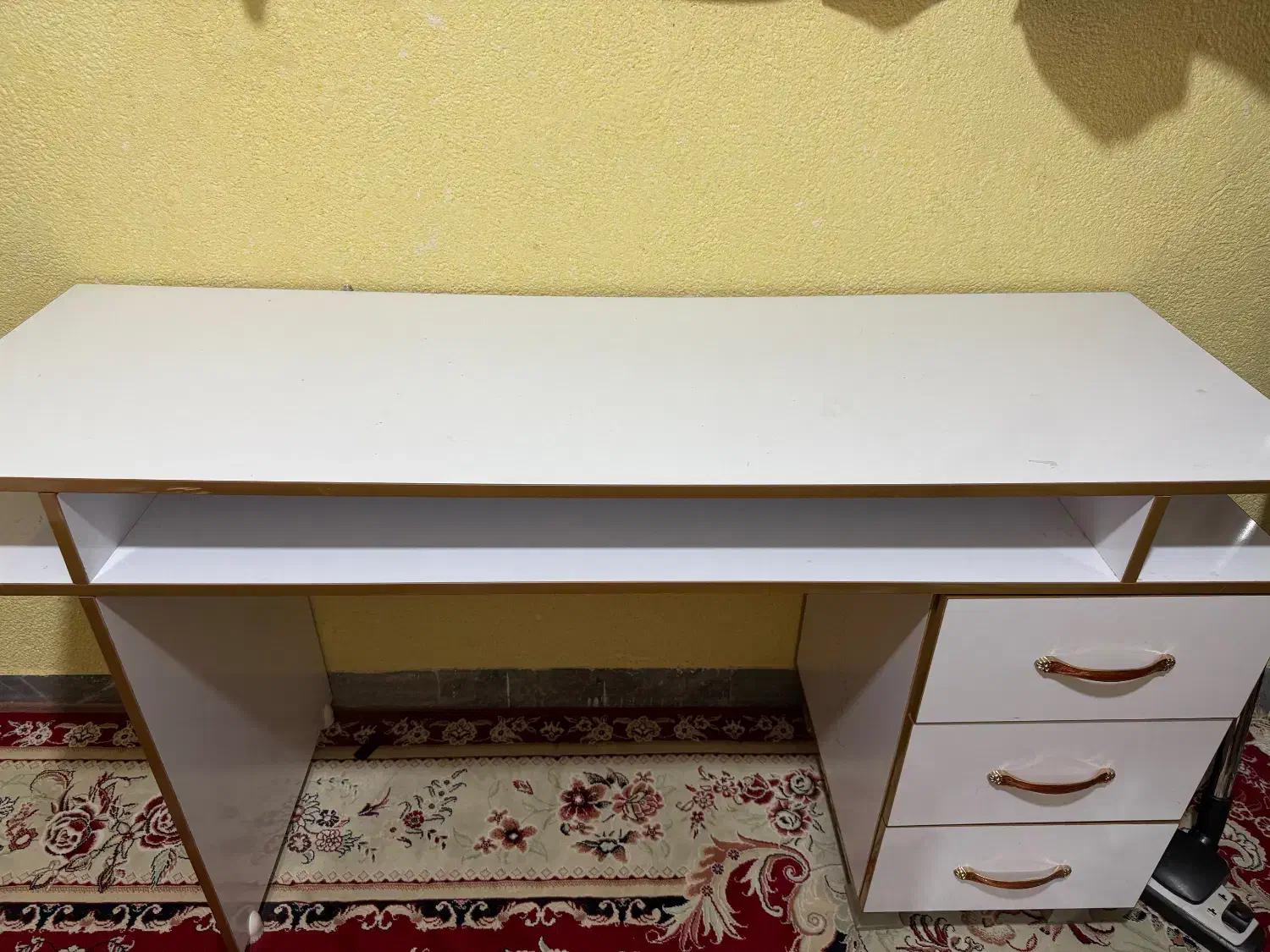 میزواستندکاشت ناخن|آرایشگاه و سالن‌های زیبایی|ساری, |دیوار