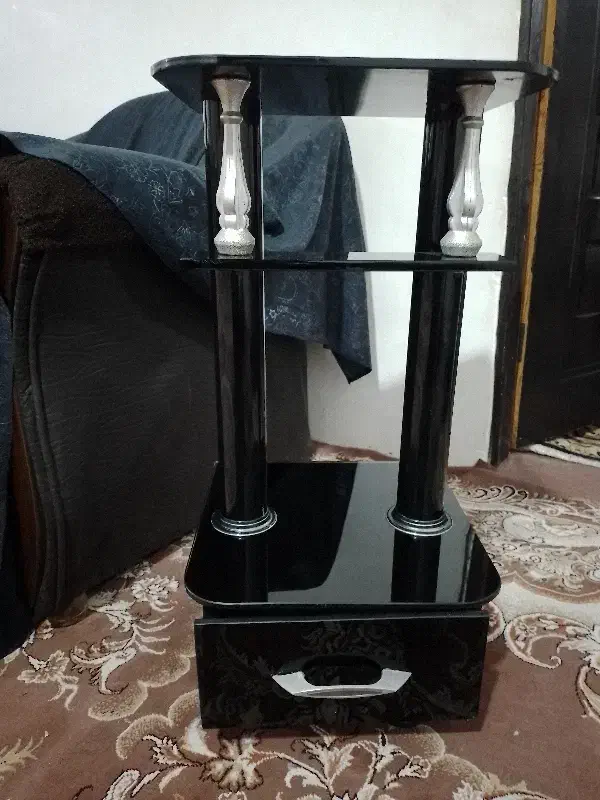 میز تلفن در حد نو|میز تلفن|تربت جام, والفجر|دیوار