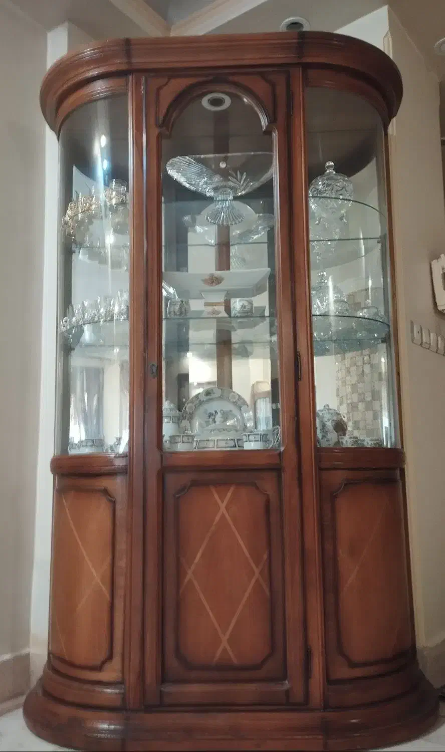 ویترین  ( رایگان )|بوفه، ویترین، کنسول|تهران, صادقیه|دیوار