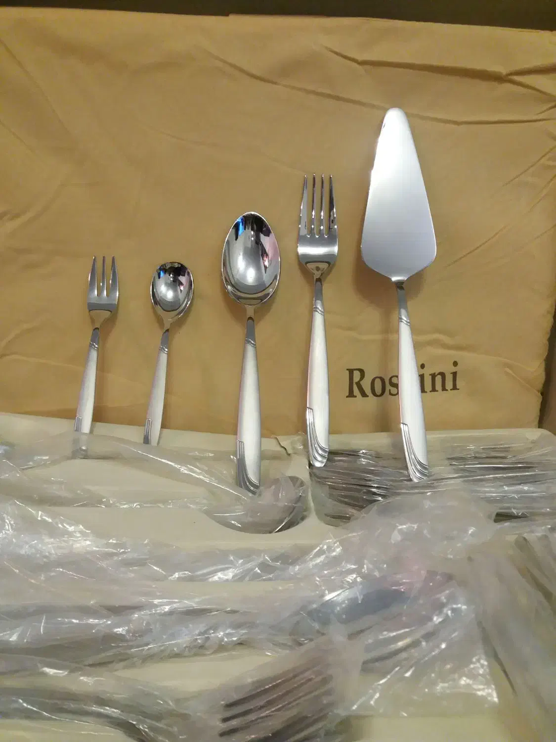 چمدان قاشق و چنگال آلمانی و سرویس قابلمه|ظروف سرو و پذیرایی|تهران, شهرک چیتگر|دیوار