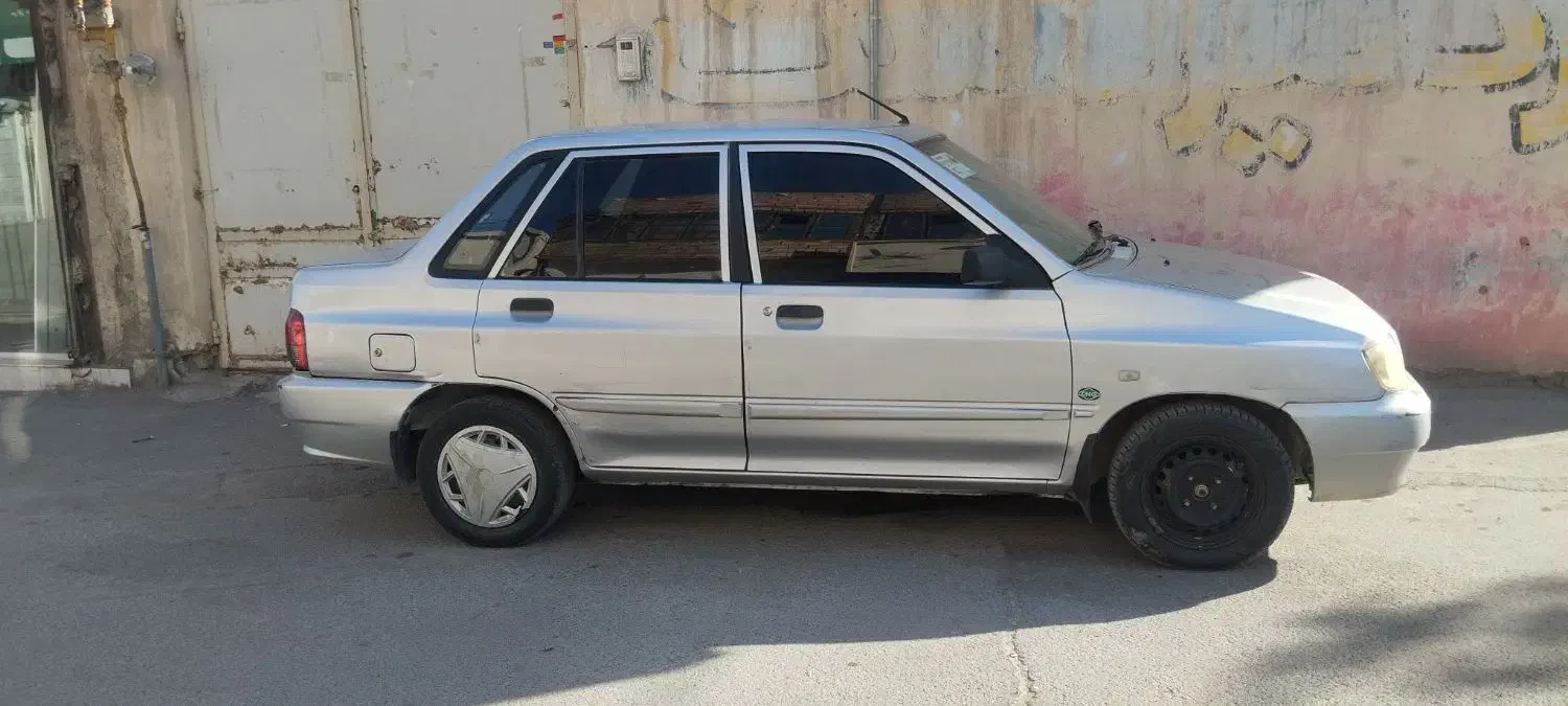 نصب تخصصی شیشه دودی تضمینی|خدمات موتور و ماشین|نیشابور, هفده شهریور|دیوار