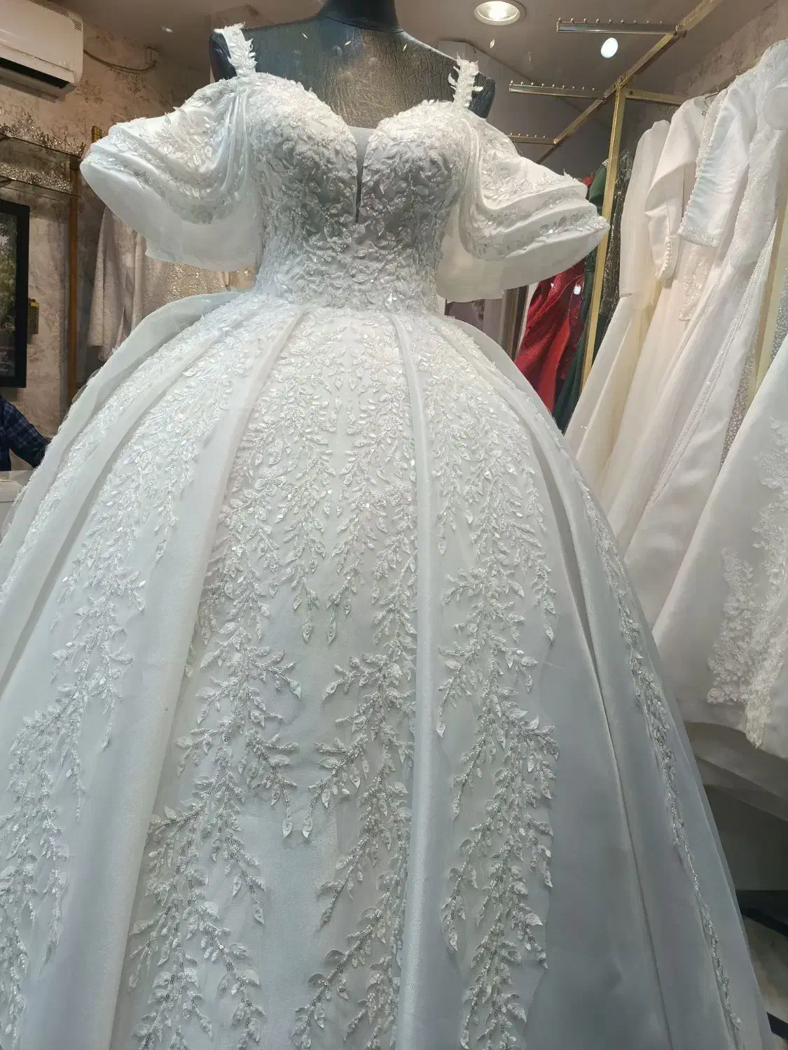 فروش و کرایه لباس عقد عروسی درمزون گنجینه طلا|لباس|تبریز, |دیوار