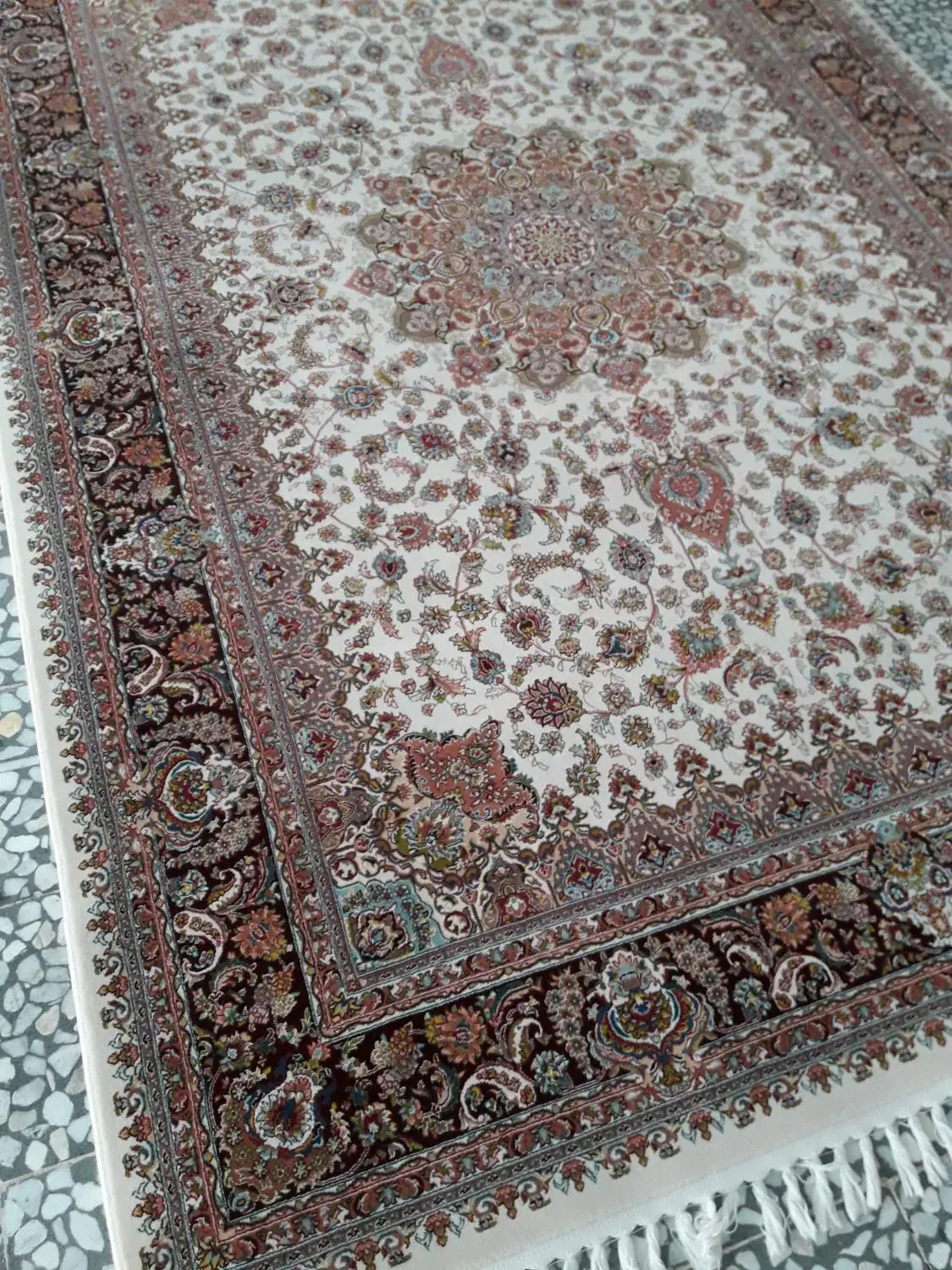 ۱تخته فرش ۶متری ۷۰۰شانه واقعی با تراکم ۲۵۵۰|فرش|رشت, رشتیان|دیوار