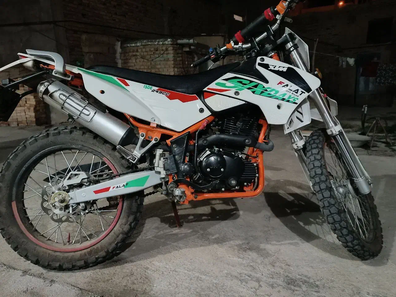 فلات 250|موتورسیکلت|هریس, |دیوار