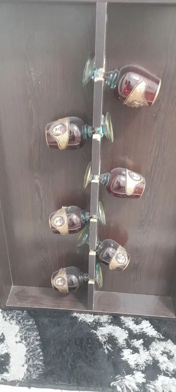 کمد چوبی به همراه پیک وجام چراغ شاه عباسی|بوفه، ویترین، کنسول|تهران, مینای شمالی (مخبر)|دیوار