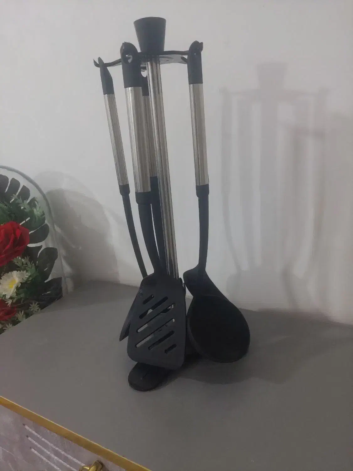 کفگیر و ملاقه نو و تمیز|ظروف پخت‌وپز|تربت‌حیدریه, پائین ولایت|دیوار