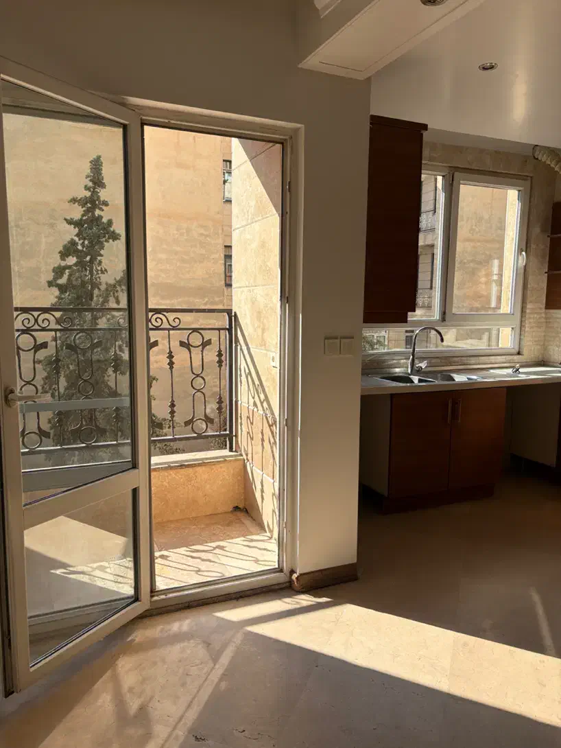 هروی ۱۲۰ متر ساقدوش بنی فاطمه کم واحد طبقه بالا