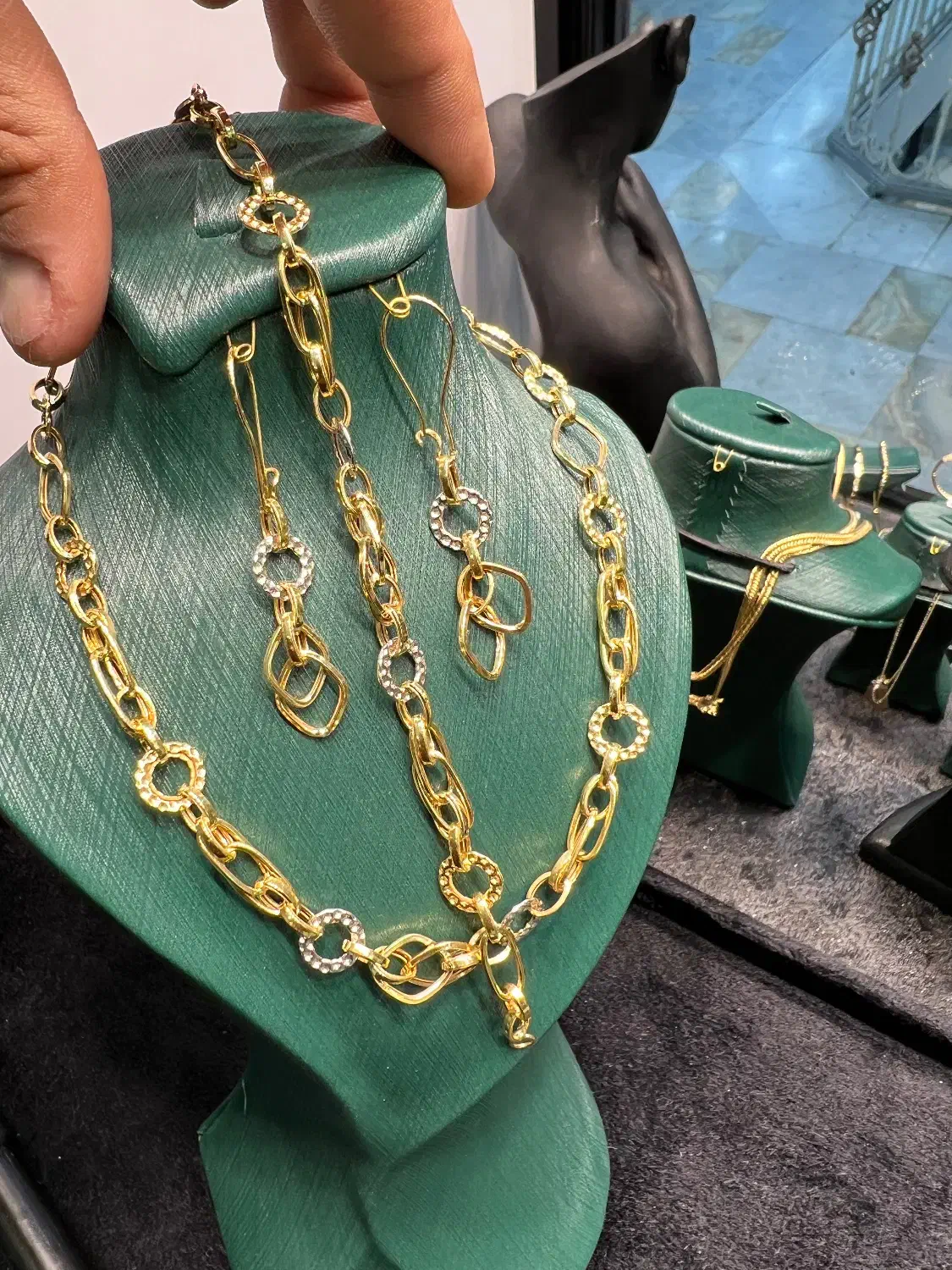 طلا نو آکبند ۱۸ عیار با اجرت ۴ درصد تنوع بالا|جواهرات|تهران, صادقیه|دیوار