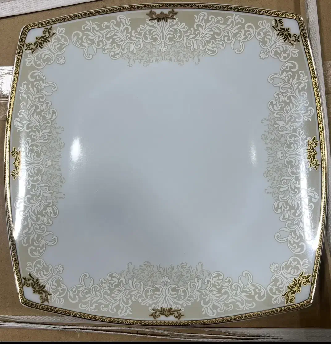 سرویس چینی ۱۲نفره پردیس|ظروف سرو و پذیرایی|اردبیل, |دیوار