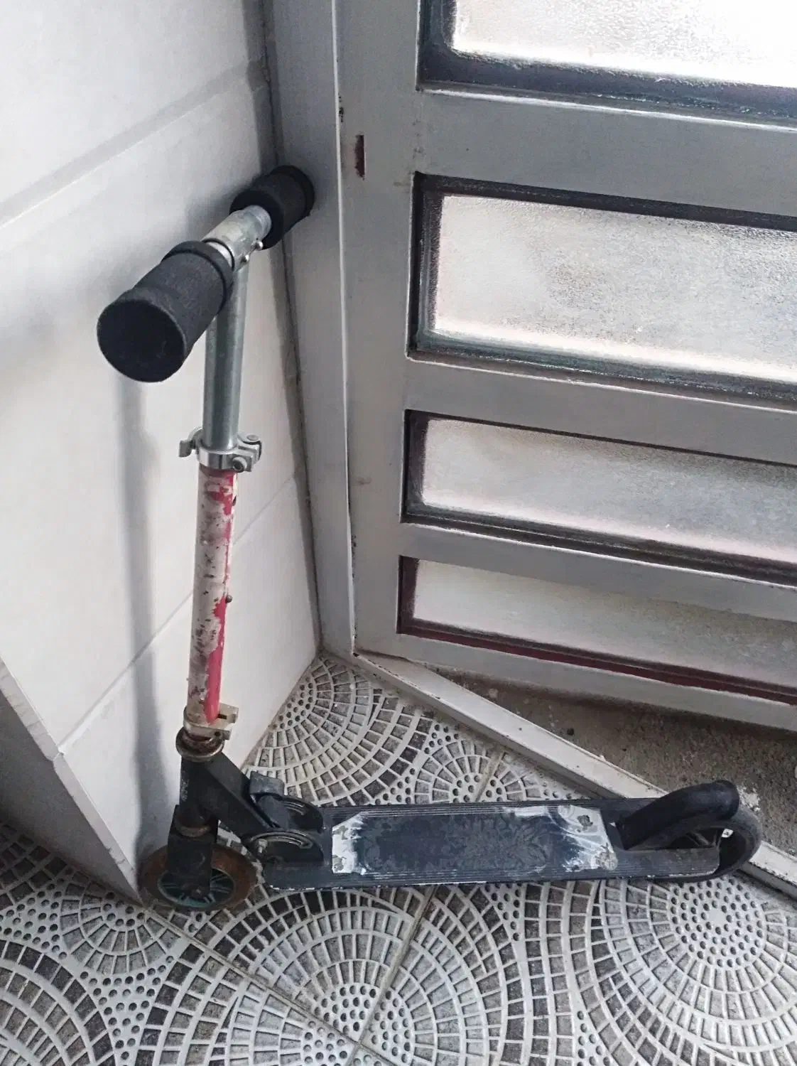 اسکوتر دسته بالا پایین تنظیم میشه ترمز داره|دوچرخه، اسکیت، اسکوتر|نقده, |دیوار