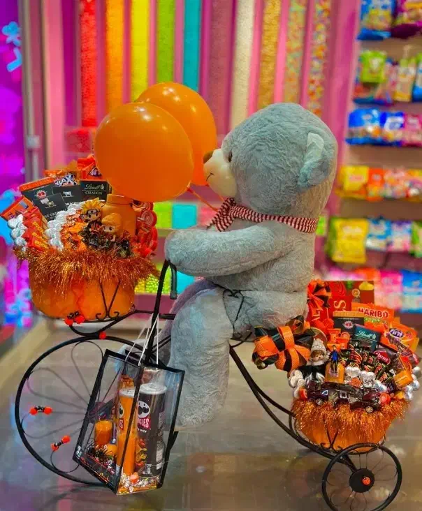 استند گل تزئینی مناسب هدیه ولنتاین، یلدا، بله برون|گل و گیاه طبیعی|تهران, آبشار تهران (دریاچه)|دیوار