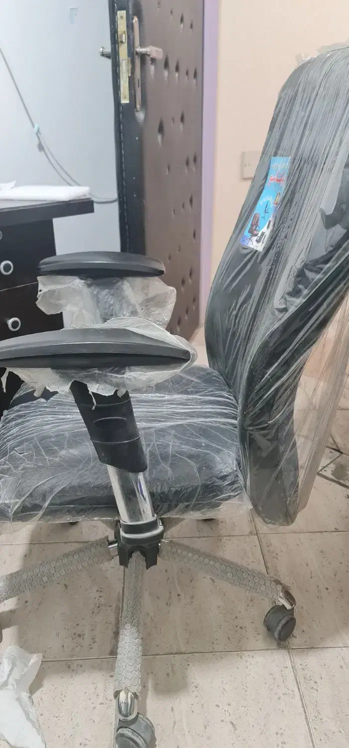 صندلی گردان|صندلی و نیمکت|سنندج, |دیوار