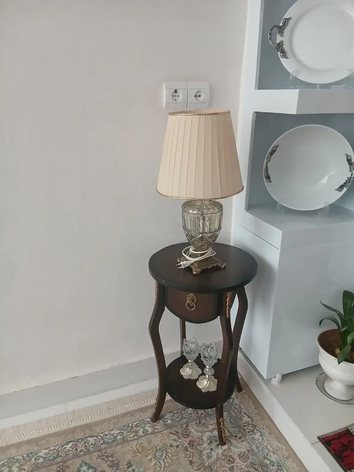 آباژور رو میزی پایه برنز+میز|چراغ خواب و آباژور|کوهدشت, |دیوار