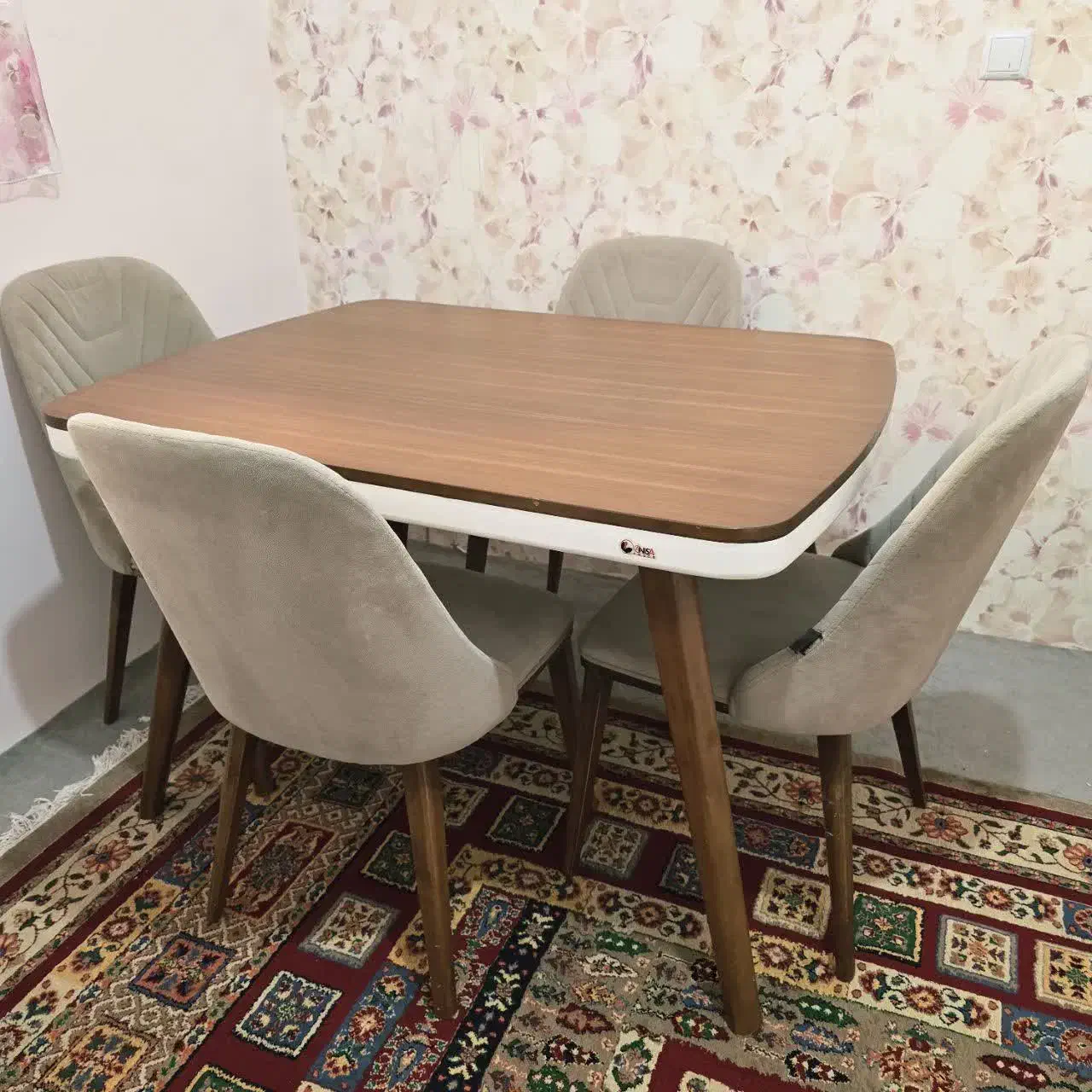 میز غذاخوری ۴نفره|میز و صندلی غذاخوری|زنجان, |دیوار