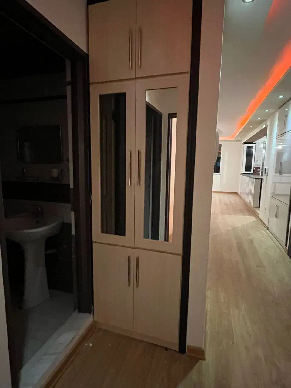 دوتا کمدسالم عمق ۳۰ دیگری عمق ۶۰ برای لحاف وتشک|جاکفشی، کمد، دراور|اردبیل, |دیوار