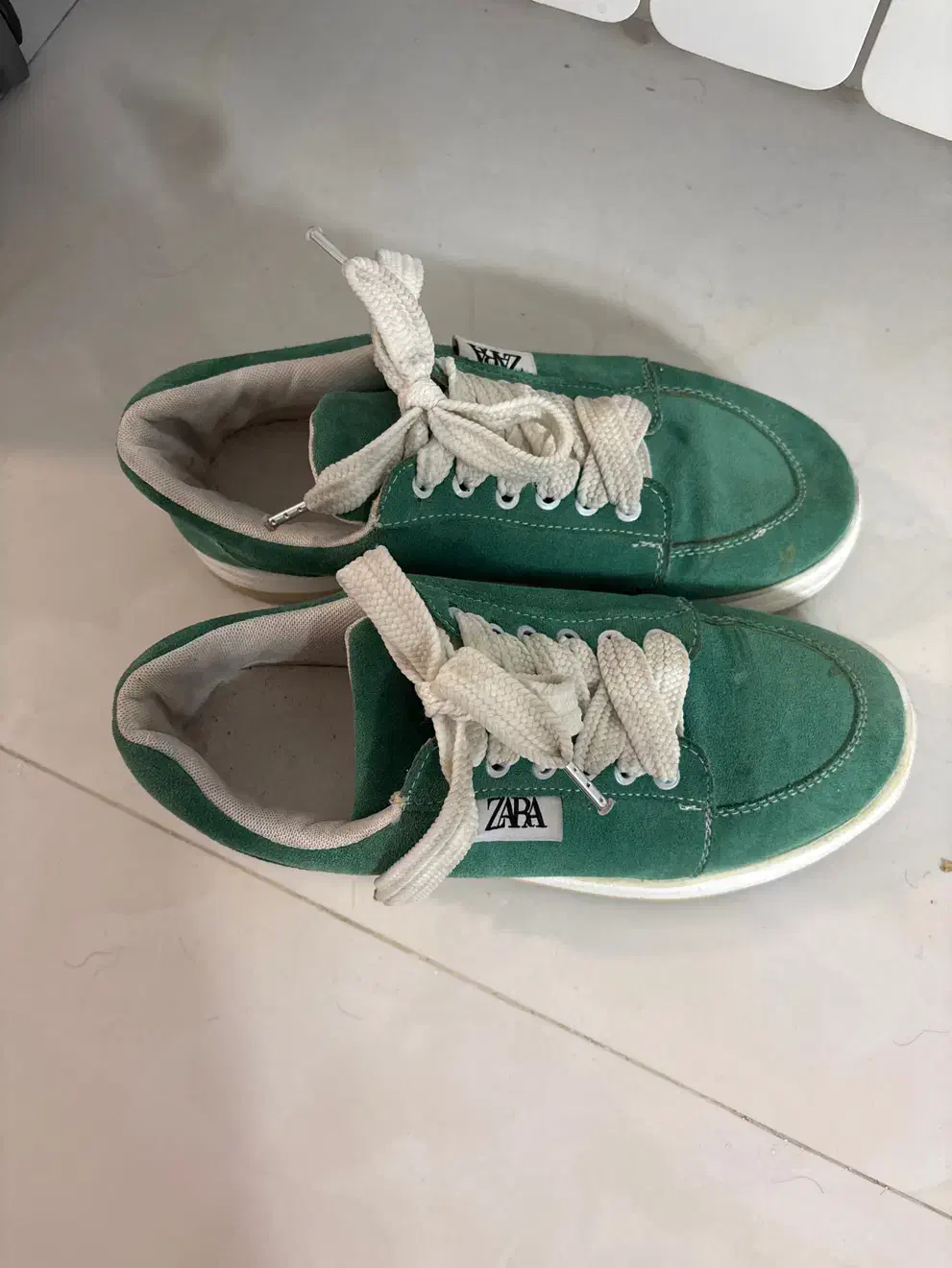 کتونی زارا استوک(در حد نو)|کیف، کفش، کمربند|اراک, |دیوار