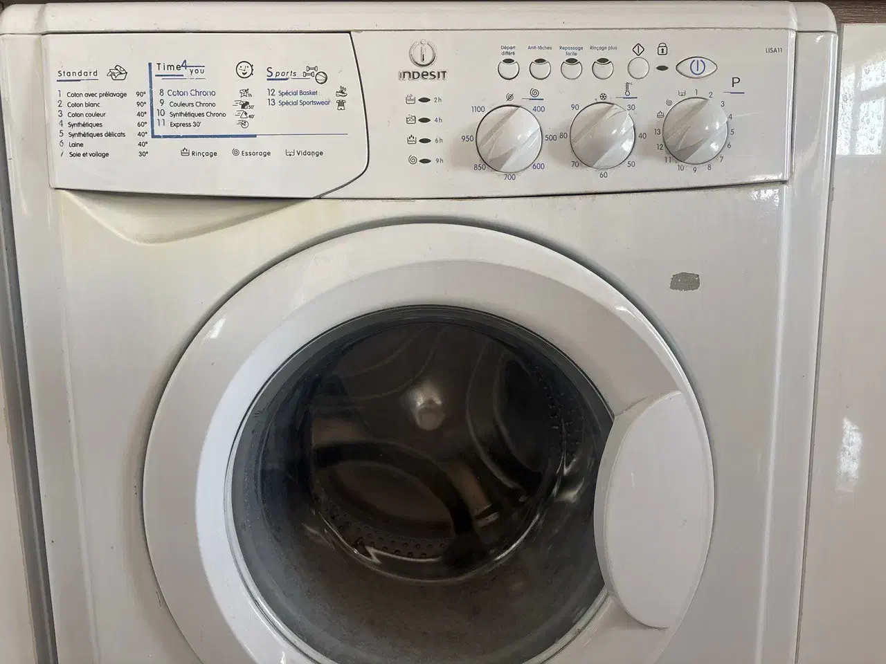 ماشین لباسشویی ایندزیت|ماشین لباسشویی و خشککن لباس|اراک, |دیوار