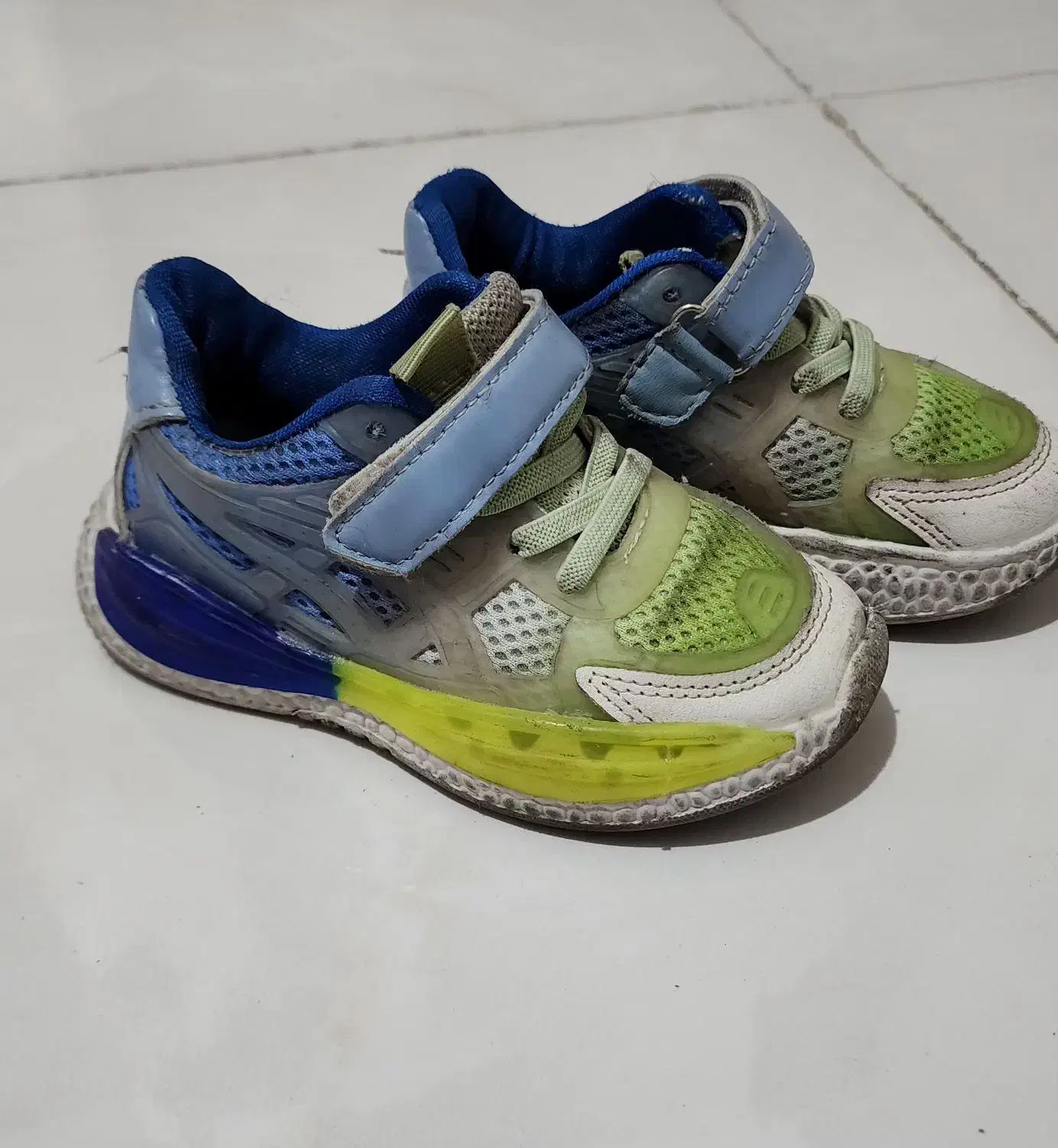 کفش کتونی بچگانه سایز ۲۶|کفش و لباس بچه|تهران, زرکش|دیوار