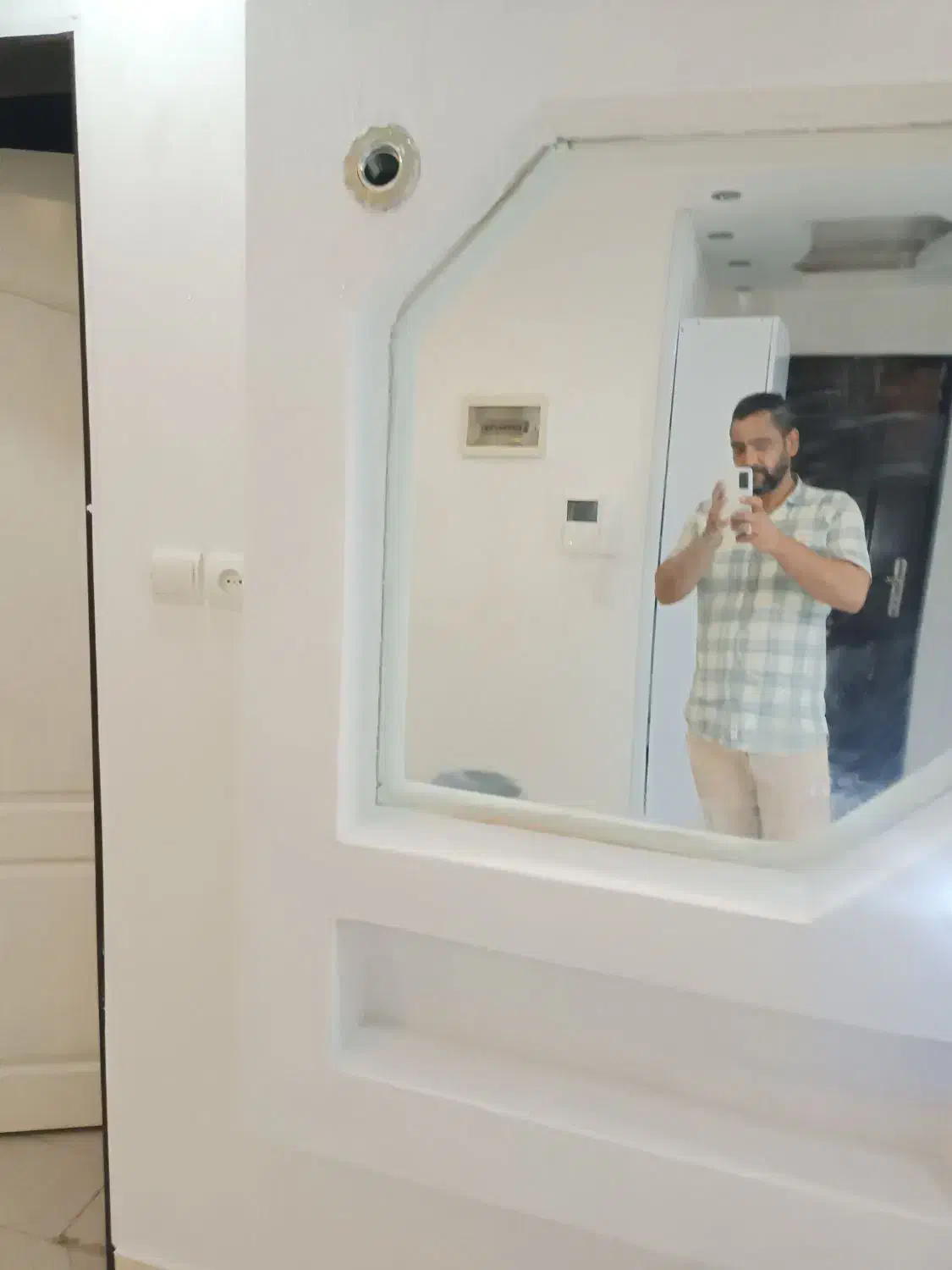 نصاب کاغذ دیواری ماربل ترمو اینه|خدمات پیشه و مهارت|بندرعباس, |دیوار