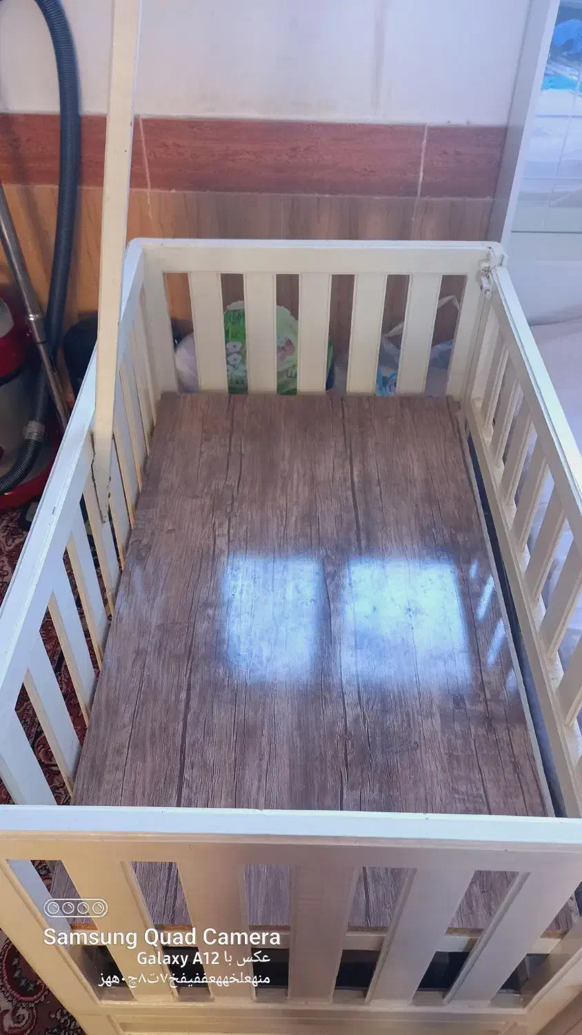 تخت نوزاد|تخت و صندلی بچه|بیرجند, |دیوار