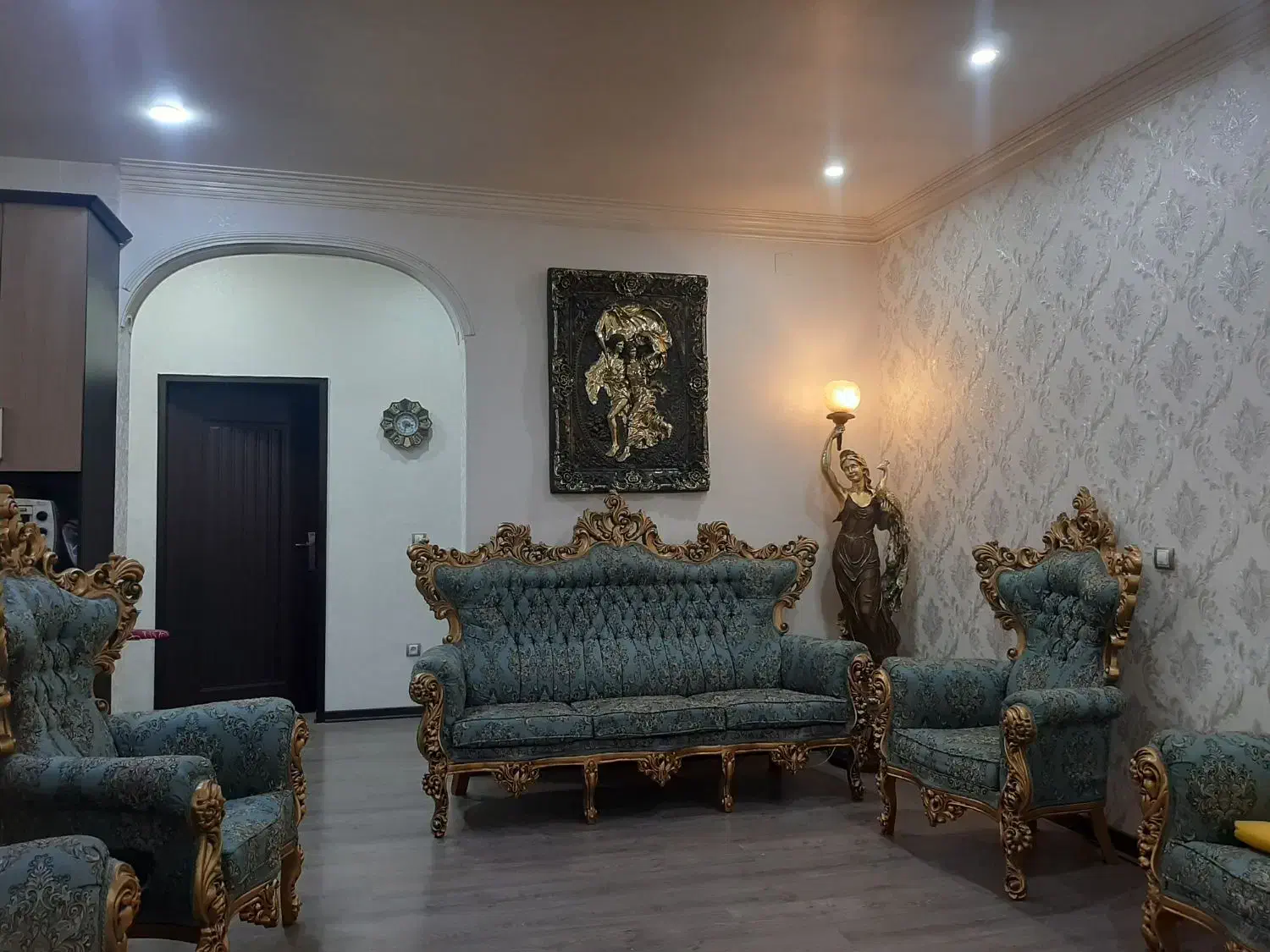 فروش مبلمان چوبی بسیار تمیز در حد نو|مبلمان خانگی و میز عسلی|چمران, |دیوار