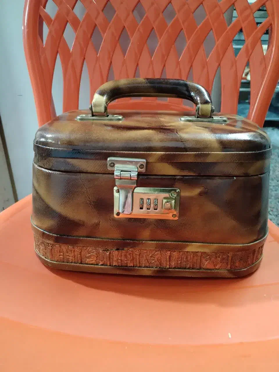 کیف|کیف، کفش، کمربند|بیرجند, |دیوار