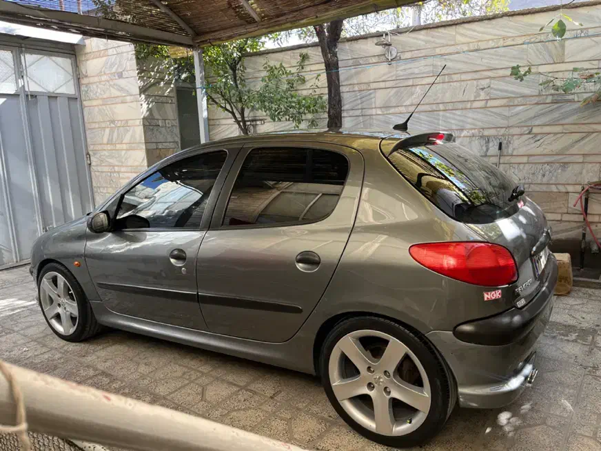 پژو ۲۰۶ تیپ ۵|خودرو سواری و وانت|اصفهان, خواجو|دیوار