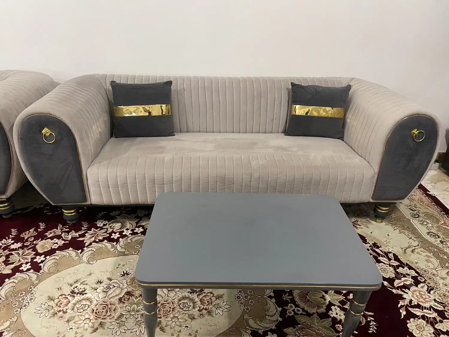 مبل هفت نفره|مبلمان خانگی و میز عسلی|رشت, باهنر|دیوار