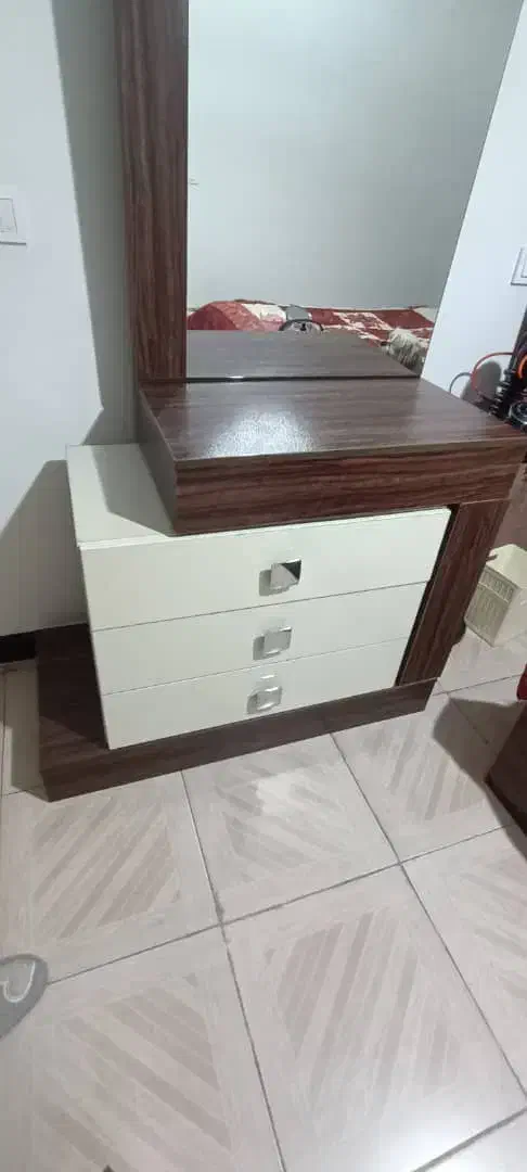 سرویس خواب دونفره|تخت و سرویس خواب|چهارباغ, |دیوار