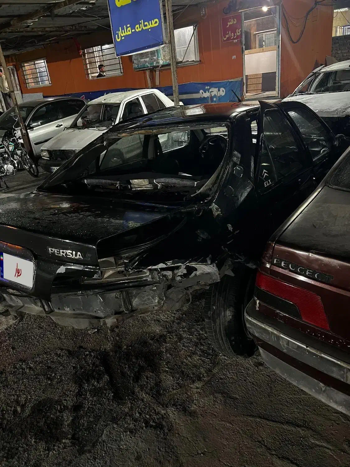 پارس ۸۱ تصادفی|خودرو سواری و وانت|شیراز, محمدیه|دیوار