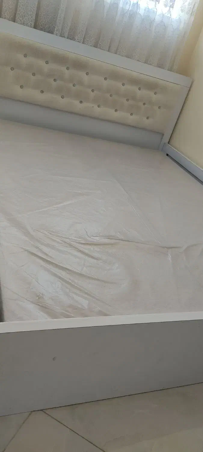 سرویس خواب|تخت و سرویس خواب|گلبهار, شهر جدید گلبهار|دیوار