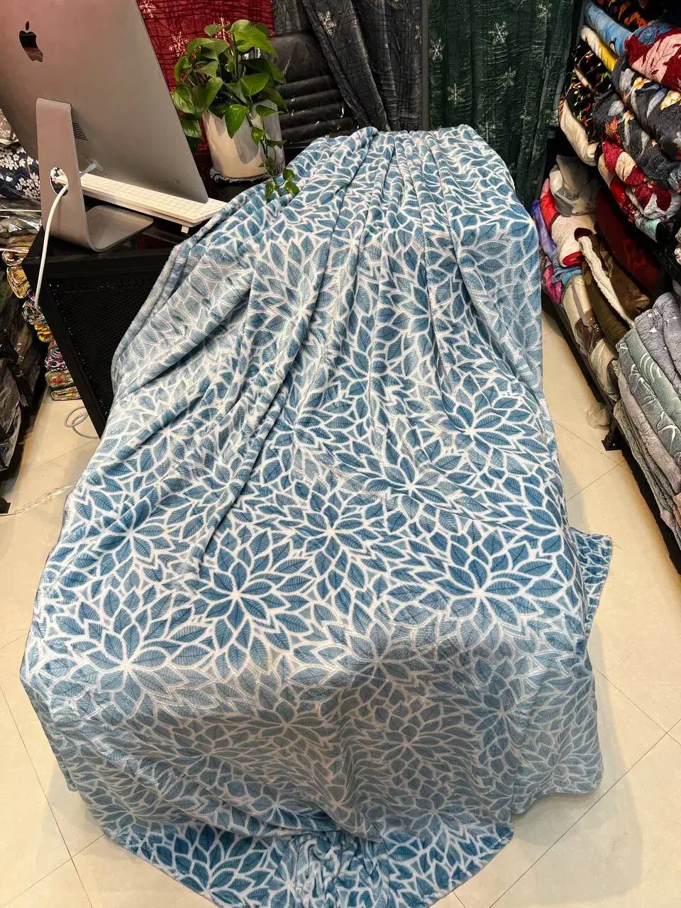 پتو دونفره برگی ۰۰۷|رختخواب، بالش، پتو|مشهد, عیدگاه|دیوار