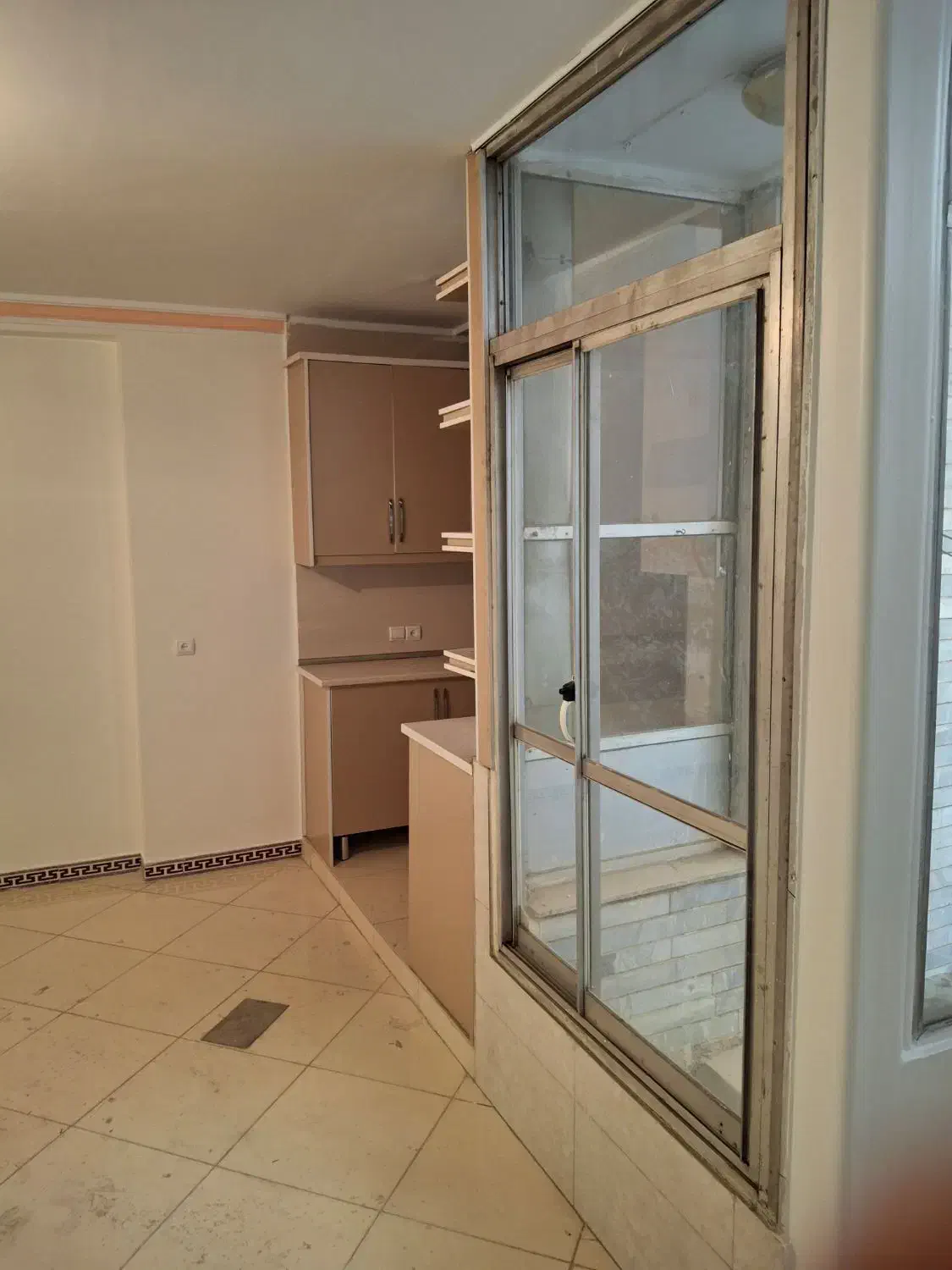 آپارتمان نازی اباد هزاردستگاه تازه نقاشی شده