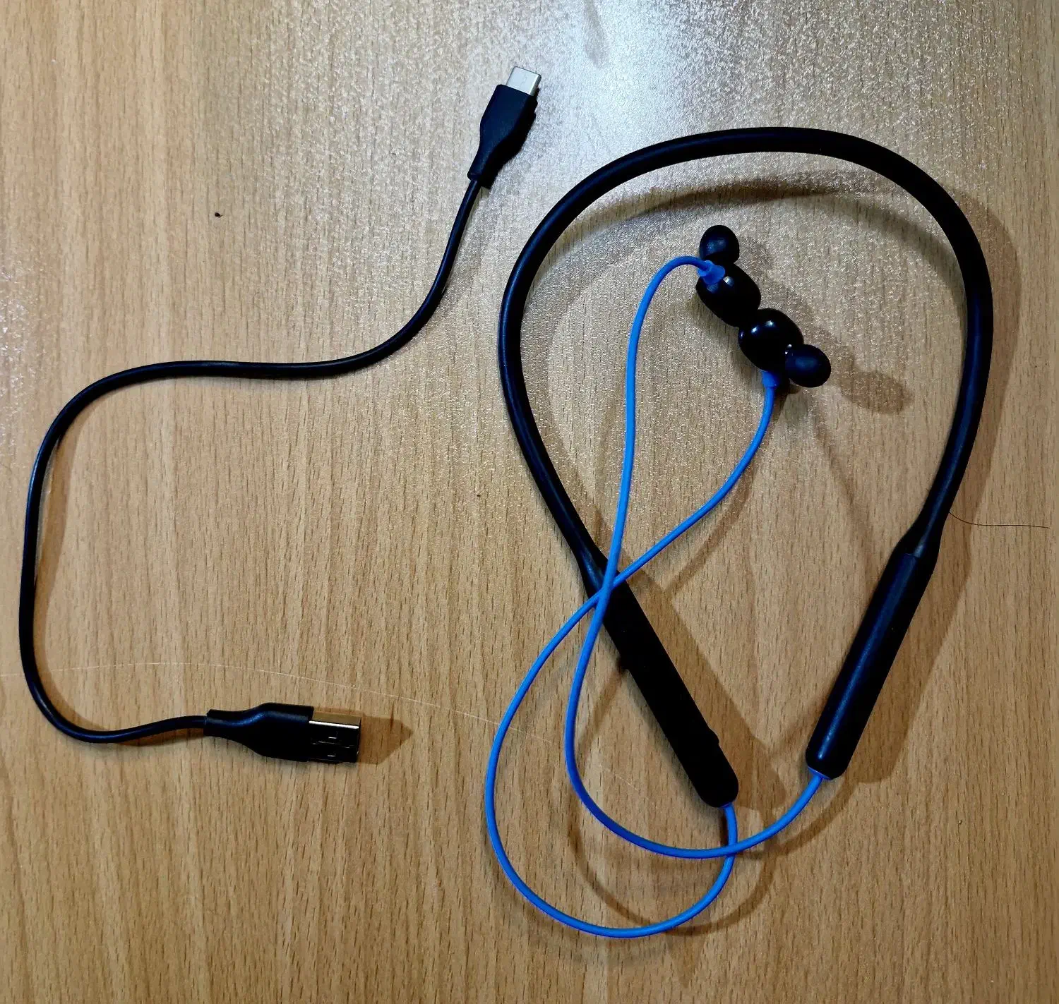 هدفون بی سیم بلوتوثی انکر A3213 U2i|لوازم جانبی موبایل و تبلت|اصفهان, سعادتآباد|دیوار