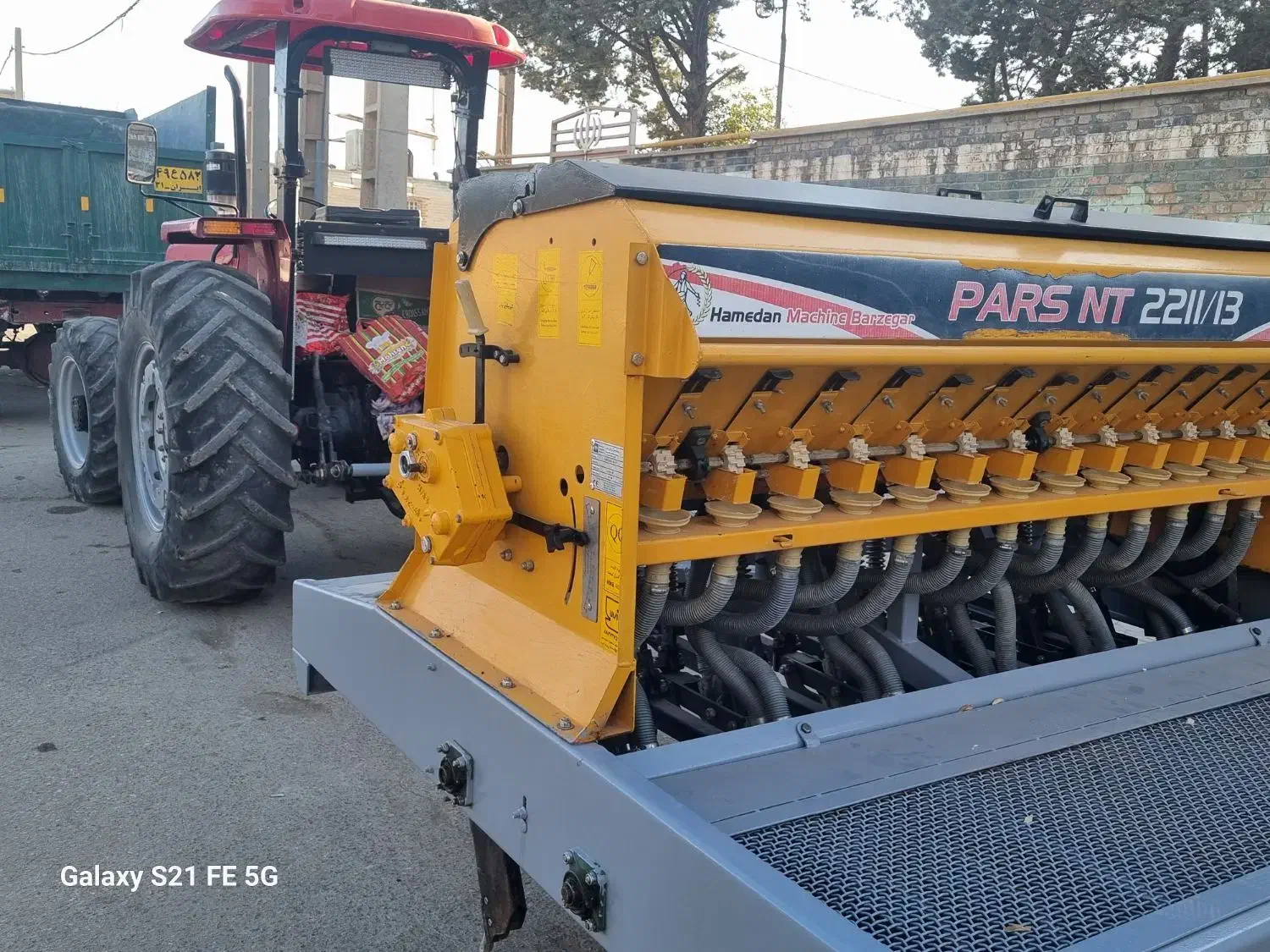 کاشت بذر گندم با دستگاه ۱۳ ردیفه|خدمات باغبانی و درختکاری|کوهدشت, |دیوار