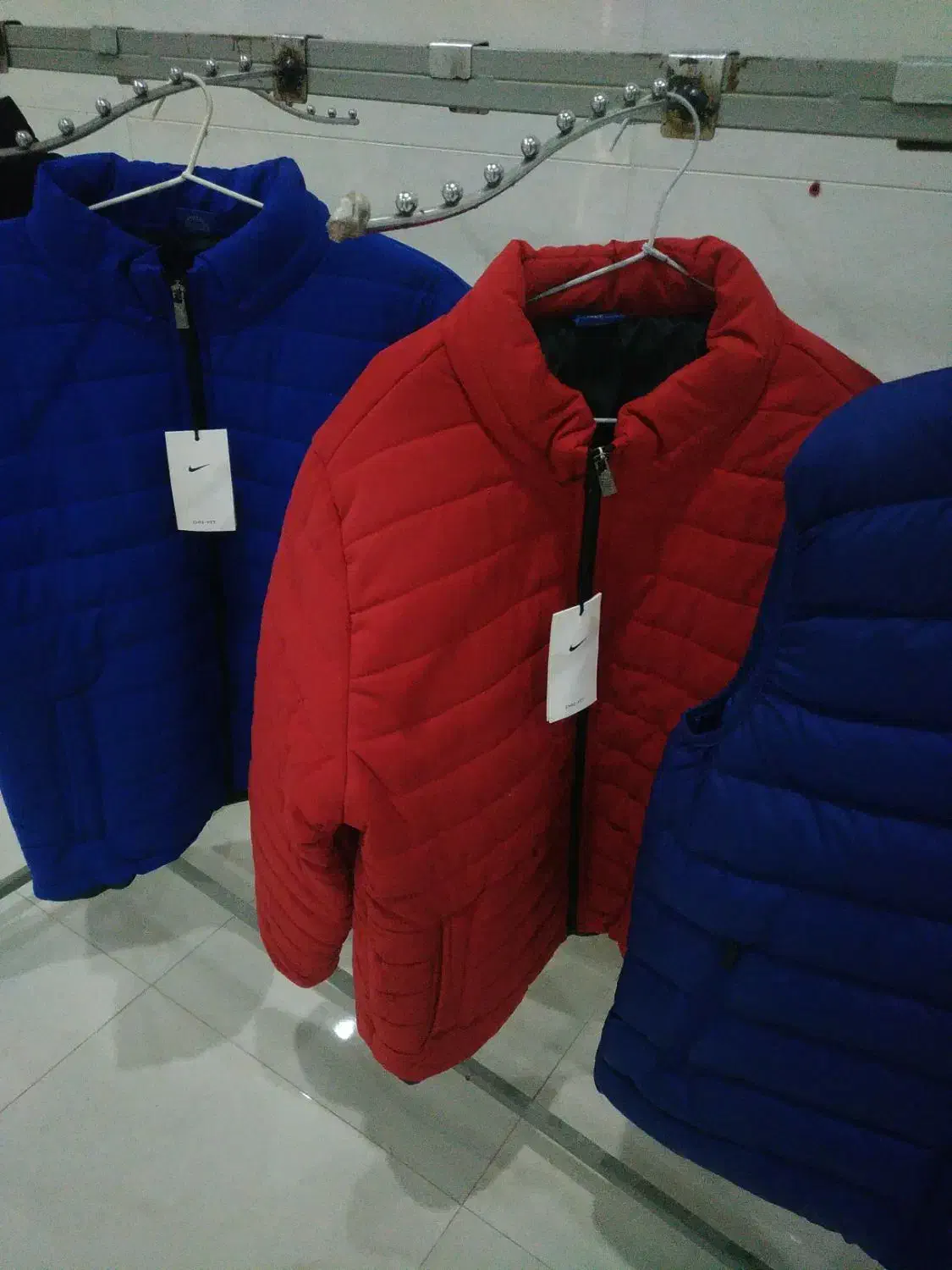 کاپشن|لباس|گنبد کاووس, |دیوار