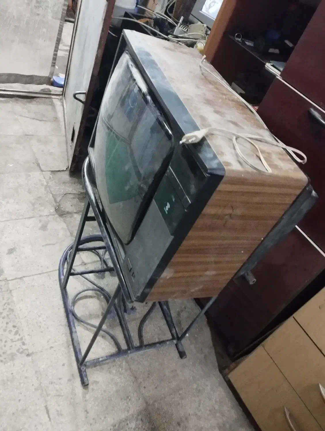 تلویزیون قدیمی|تلویزیون و پروژکتور|زاهدان, |دیوار