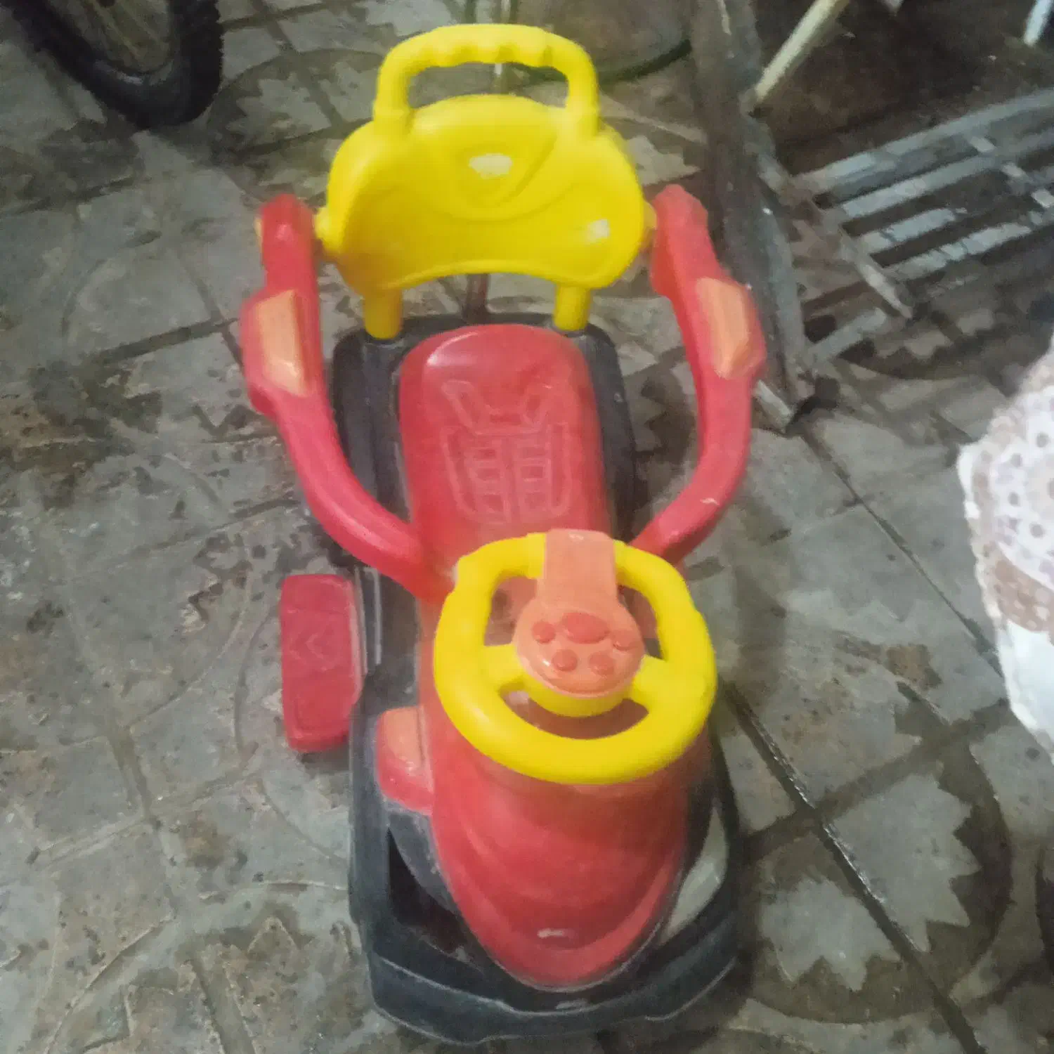 آینه تزیینی|آینه|قدس, شهر‌قدس|دیوار