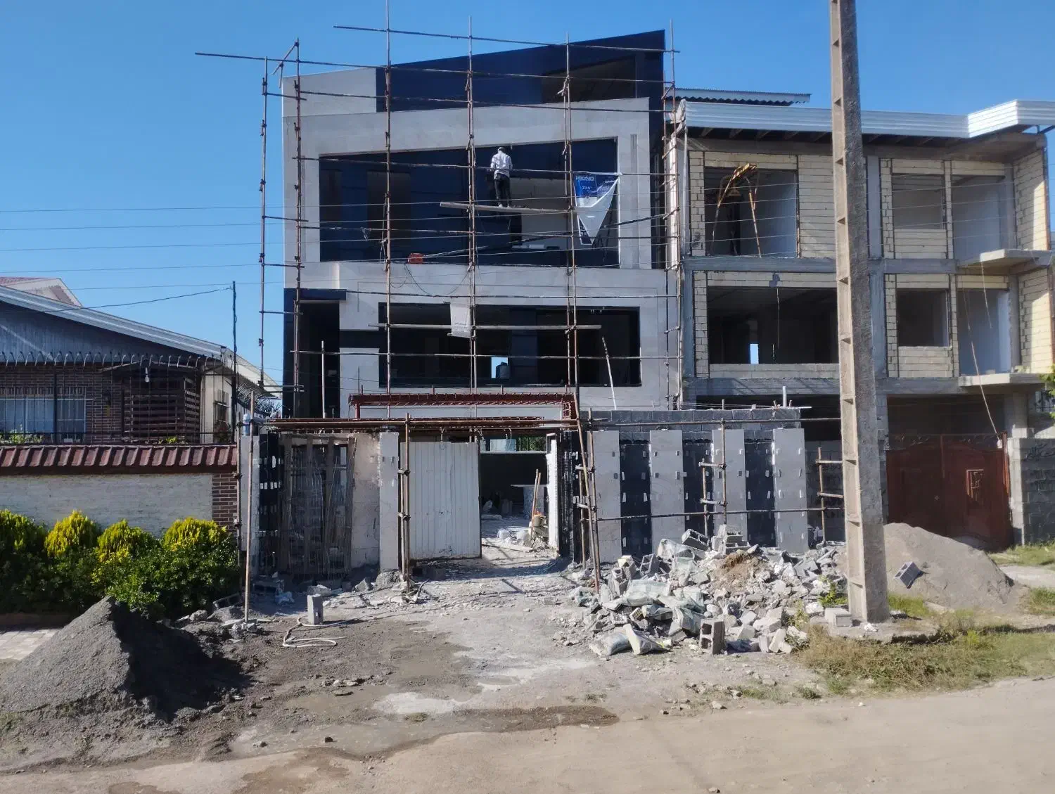 سنگ‌کاری ساختمان انجام میشود|خدمات پیشه و مهارت|رشت, امین الضرب|دیوار