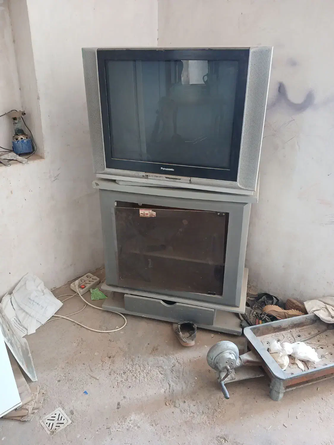 تلویزیون وسایل دیگه|تلویزیون و پروژکتور|قائن, |دیوار