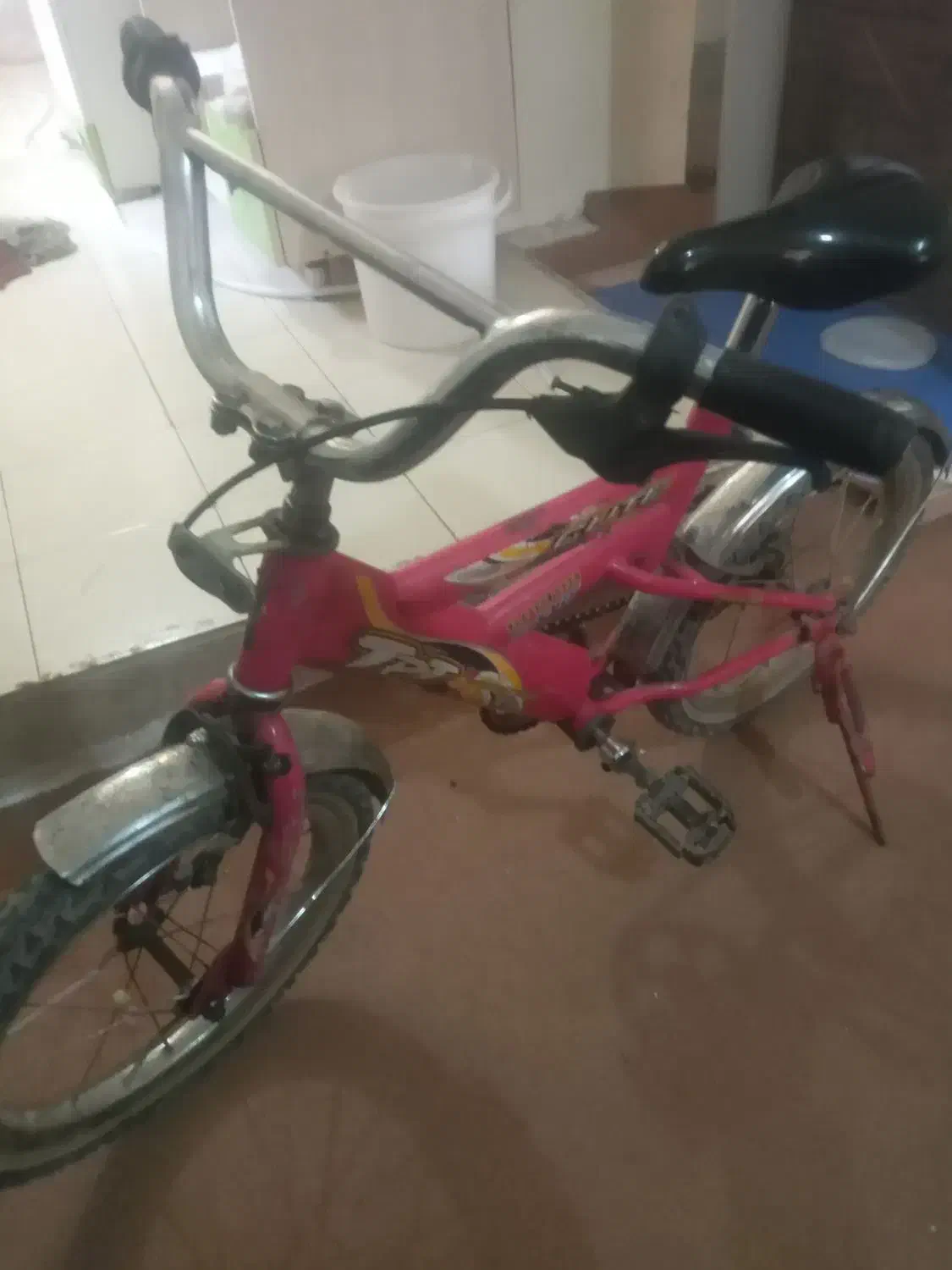 دوچرخه|دوچرخه، اسکیت، اسکوتر|پرند, فاز ۴|دیوار