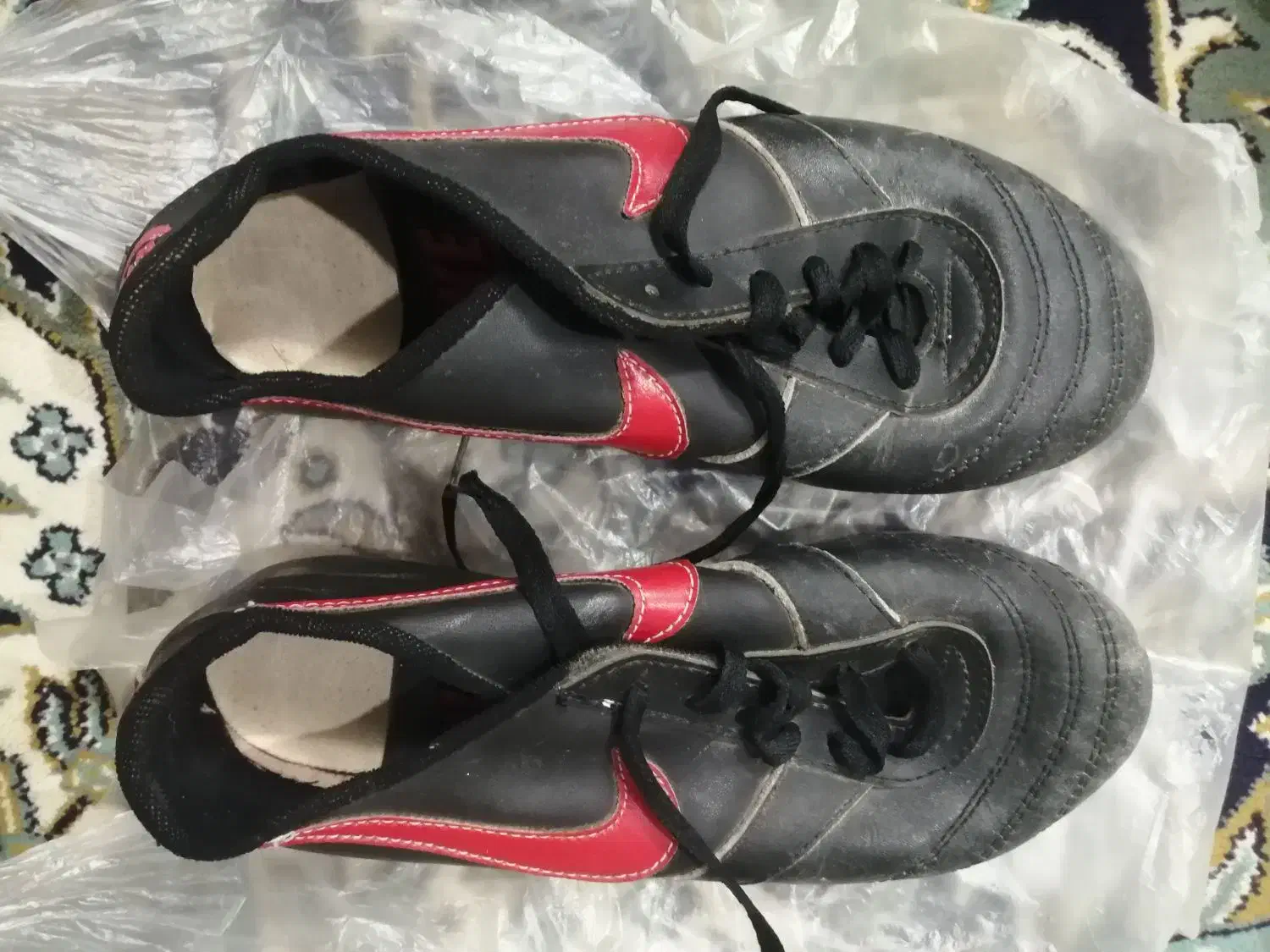 کفش چمن و لباس ورزشی|تجهیزات ورزشی|تربت جام, جامی|دیوار