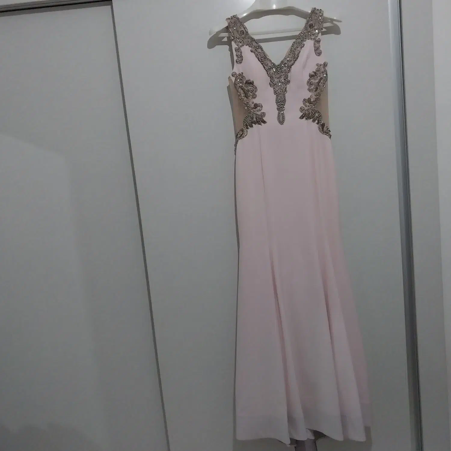 لباس مجلسی|لباس|گرگان, |دیوار