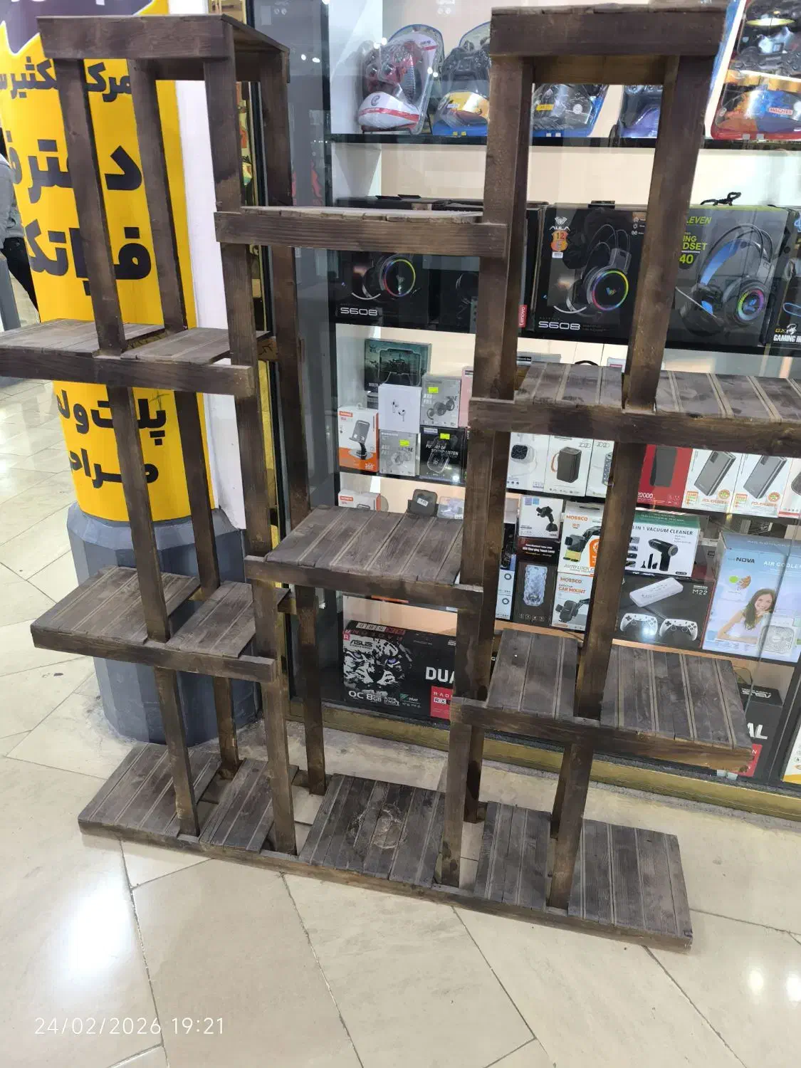 استند گل|گل و گیاه طبیعی|فولادشهر, سایت صنعتی کاوه|دیوار