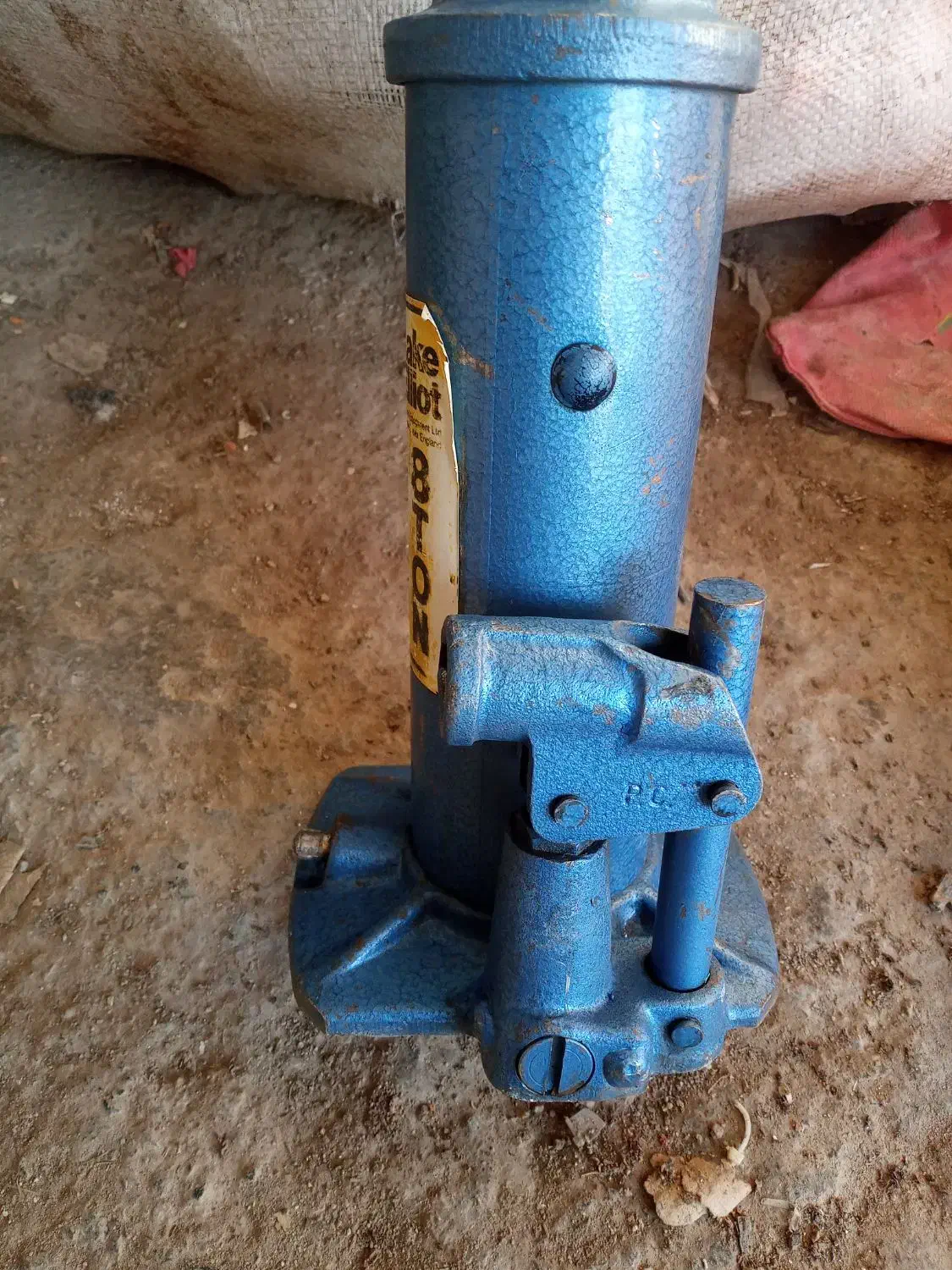 تعدادی لوازم جانبی خودرو وجرثقیل|قطعات یدکی و لوازم جانبی|کرمانشاه, |دیوار