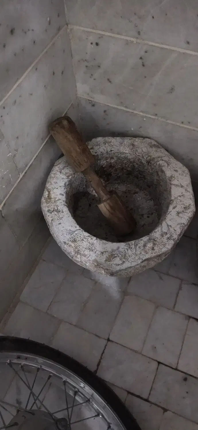 هاون|کلکسیون اشیاء عتیقه|مهریز, |دیوار