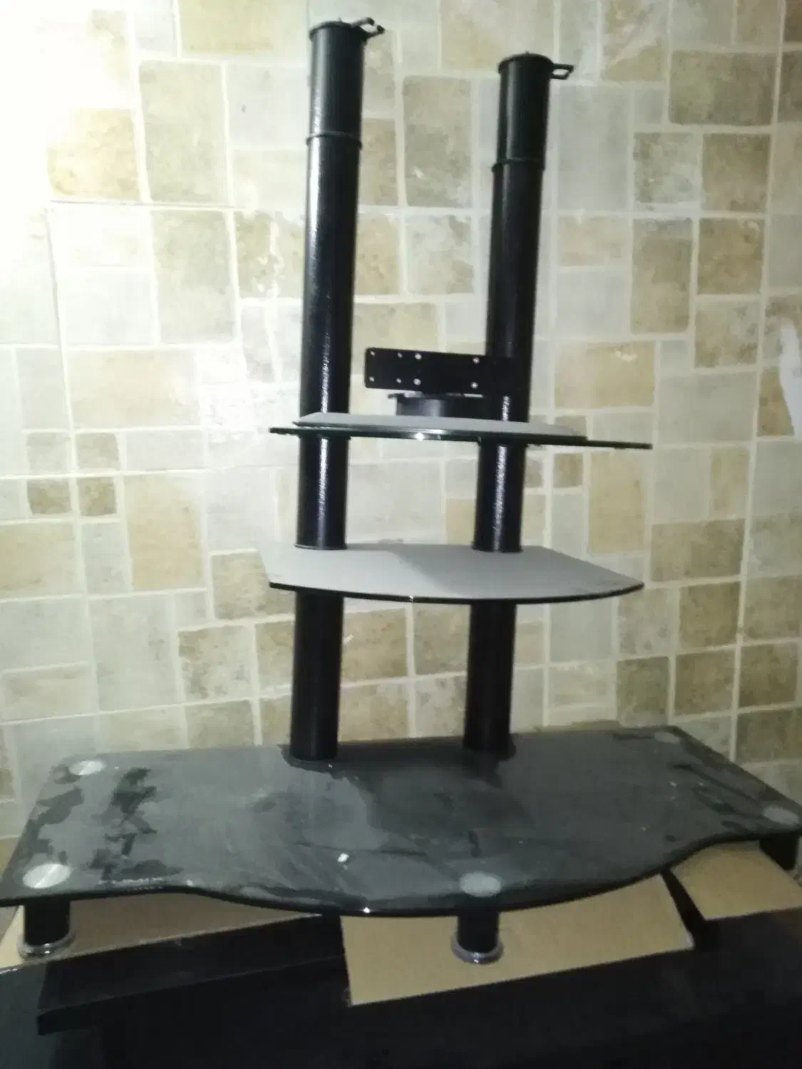 میز تلوزیون|میز تلویزیون|شاهین‌شهر, دکتر حسابی|دیوار