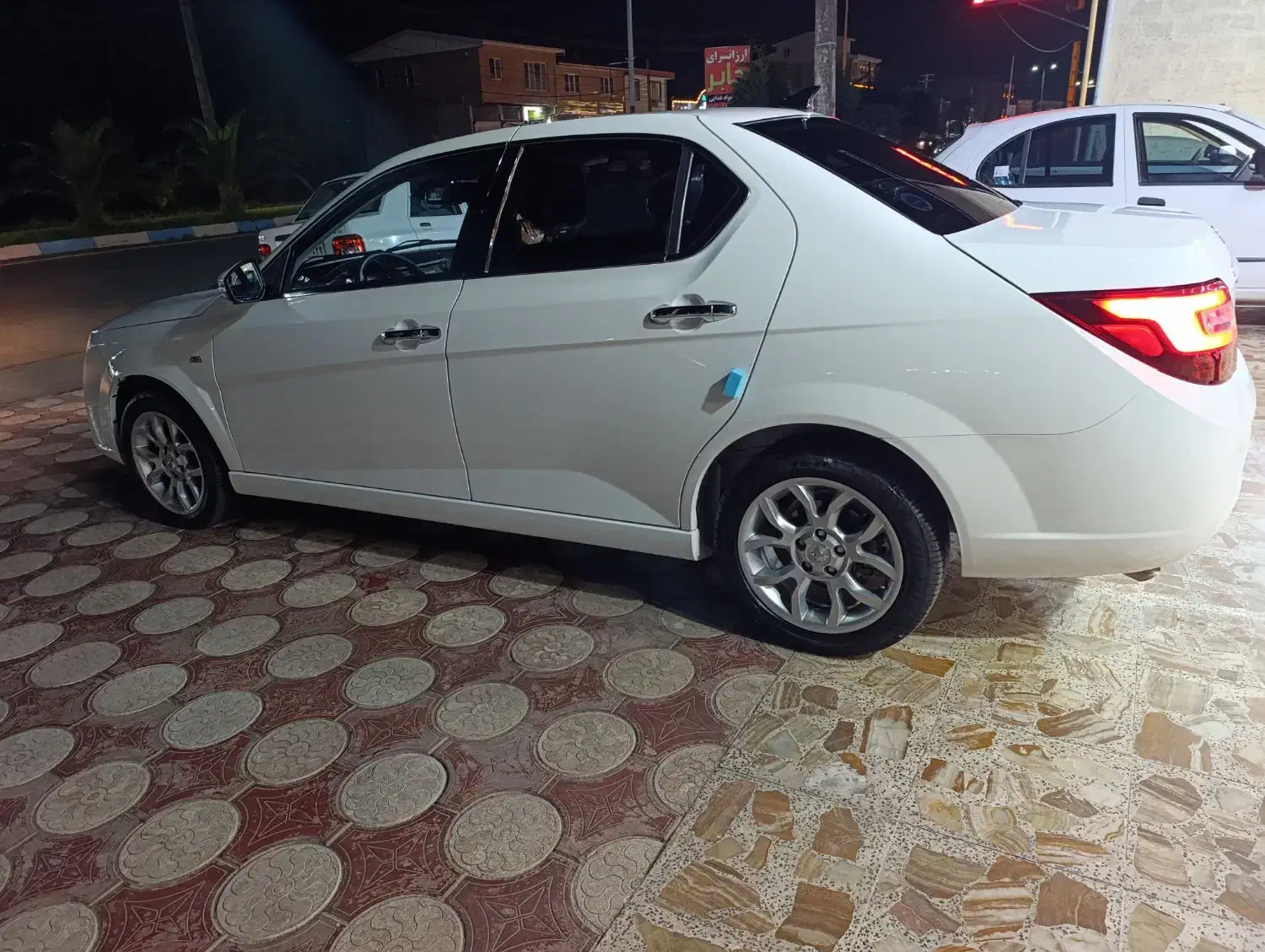 دنا پلاس ابشنال|خودرو سواری و وانت|رشت, سعدی (تختی)|دیوار